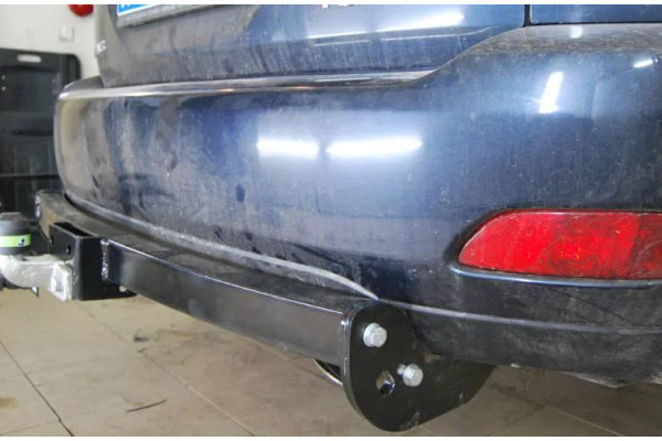 Фаркоп Лидер-Плюс для Toyota Highlander I 2003-2007. Фланцевое крепление. Артикул L101-F