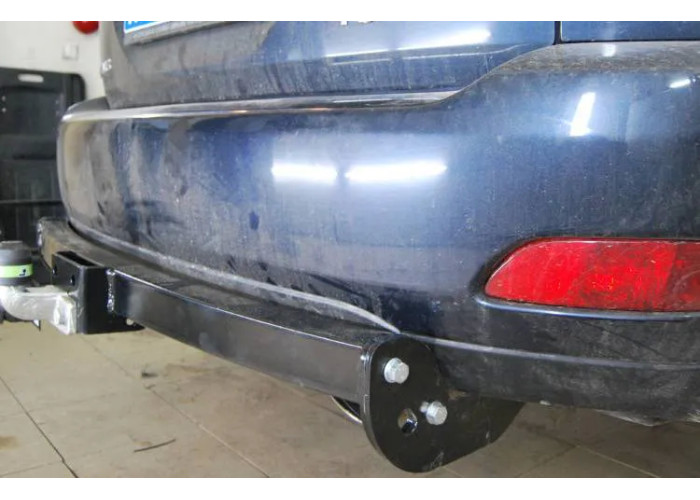 Фаркоп Лидер-Плюс для Toyota Highlander I 2003-2007. Фланцевое крепление. Артикул L101-F