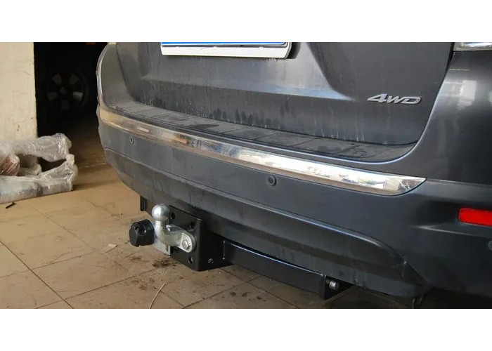 Фаркоп Лидер-Плюс для Toyota Highlander II 2010-2013. Фланцевое крепление. Артикул T119-F
