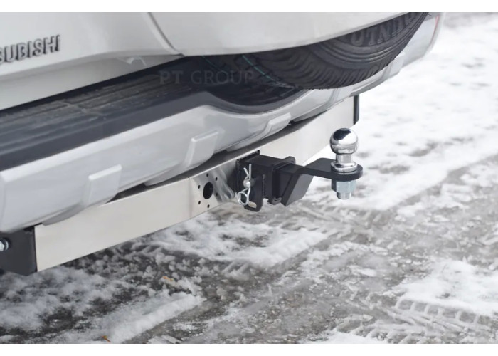 Фаркоп PT Group для Mitsubishi Pajero IV 2й рестайлинг 2015-2023 с хромированной накладкой. Артикул 21021501