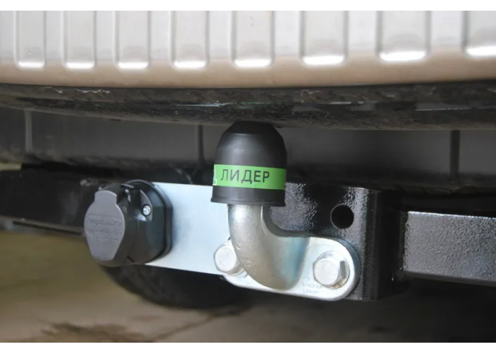Фаркоп Лидер-Плюс для Mitsubishi Outlander XL 2007-2012. Фланцевое крепление. Артикул M105-F