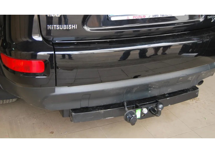 Фаркоп Лидер-Плюс для Mitsubishi Outlander XL 2007-2012. Фланцевое крепление. Артикул M105-FC