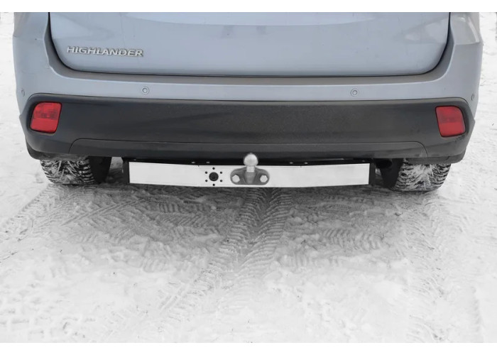 Фаркоп PT Group для Toyota Highlander III 2014-2020 c накладкой из нержавеющей стали. Фланцевое крепление. Артикул THL991101