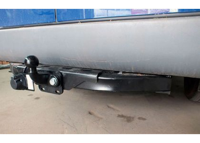 Фаркоп Oris (ранее Bosal) для Mercedes-Benz Sprinter Classic W909 2013-2018 (Россия). Артикул 2254-F