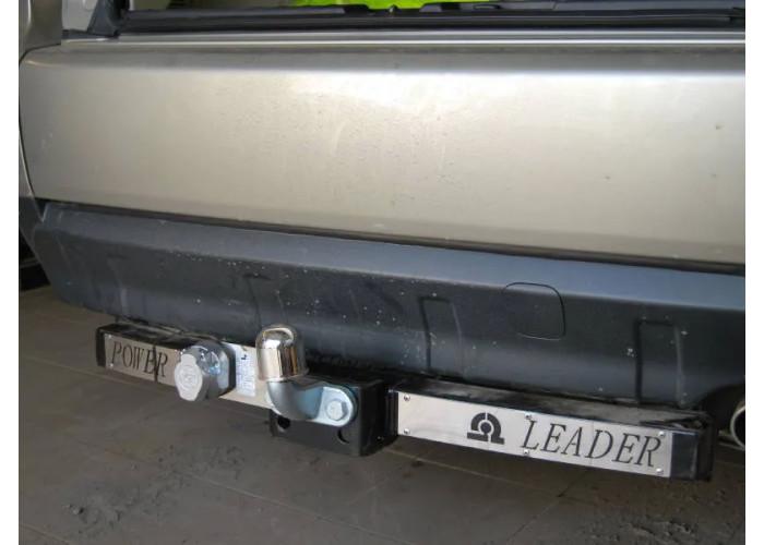 Фаркоп Лидер-Плюс для Mitsubishi Outlander XL 2007-2012 (с накладкой из нерж. стали). Фланцевое крепление. Артикул M105-F(N)
