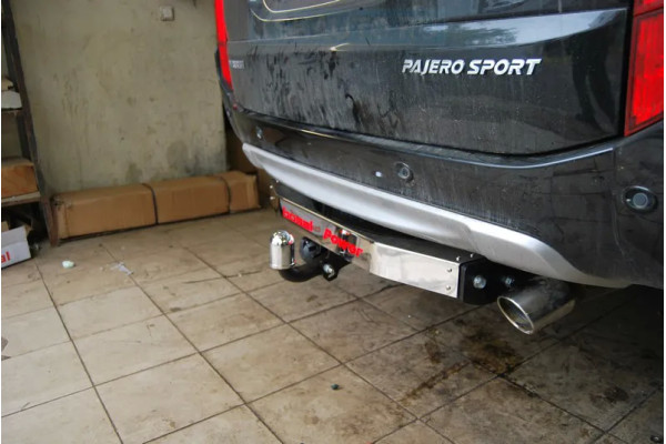 Фаркоп Oris (ранее Bosal) для Mitsubishi Pajero Sport III до рестайлинга 2016-2020 (с декор. пластиной). Артикул 4167-ABP